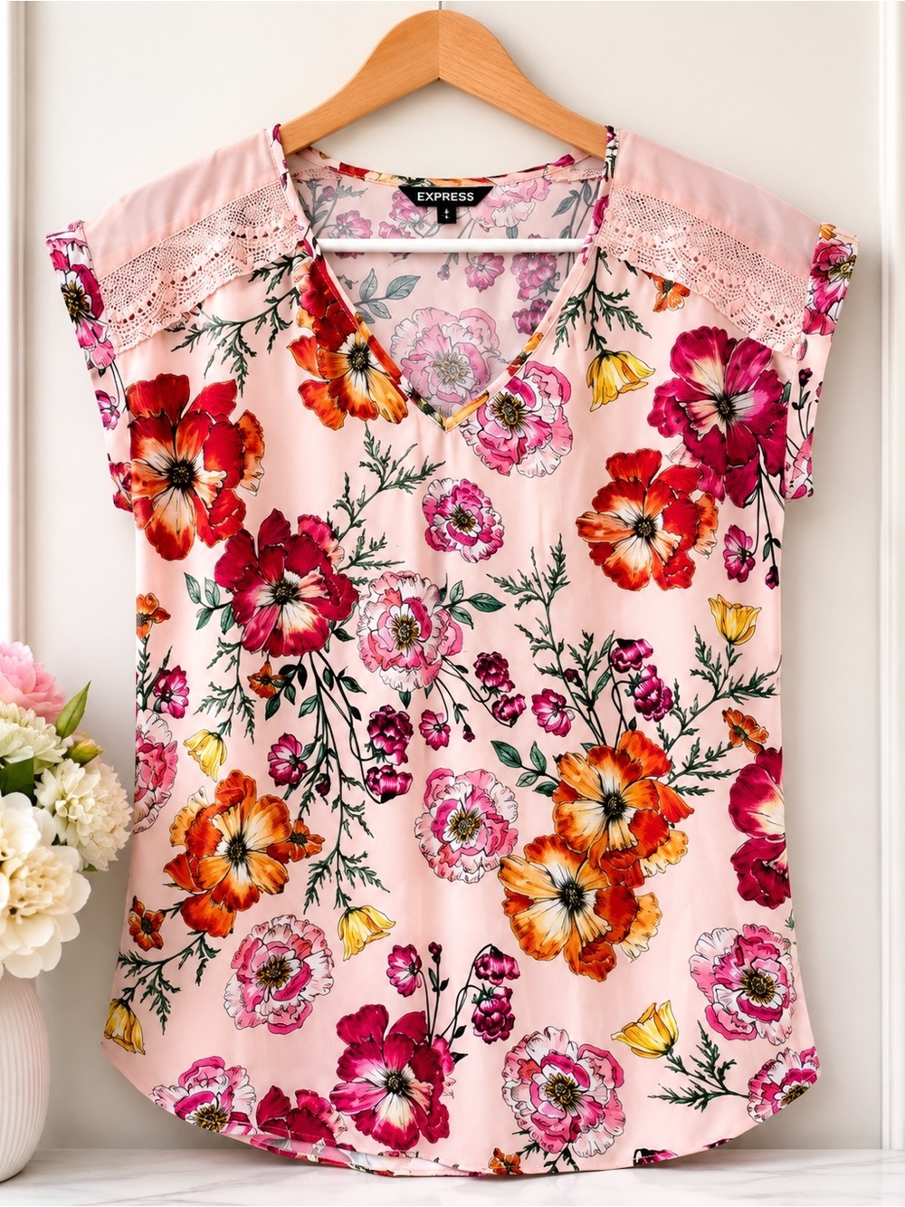 Express Pink Floral V-Neck Cap Sleeve Top - Picture 3 of 4